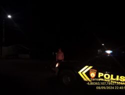 Anggota Unit Samapta Polsek Sukasari Laksanakan Patroli KRYD Blue Light / Malam hari di Wilayah Kecamatan Sukasari Kabupaten Sumedang