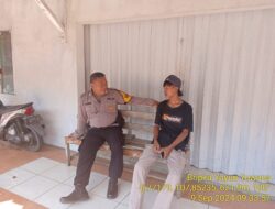 Aiptu Aceng, SH bersama Bripka Yuyun Yuwana melaksanakan sambang/silatrahmi kamtibmas ke warga masyarakat