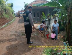 Aiptu Iwan Kurniawan sambangi warga masyarakat serta dumas keliling dalam rangka BEYOND TRUST PRESISI di wilayah Kec. Tanjungmedar