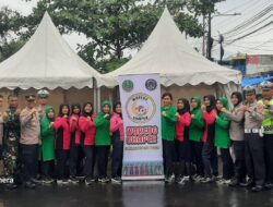 Polsek Sumedang Utara Laksanakan Pengamanan Kegiatan Sedekah Yuu yang di Laksanakan oleh Wareug (Bhaper) Bhayangkari Cabang Sumedang bersama Persit Candra Kirana Kodim O610 Sumedang