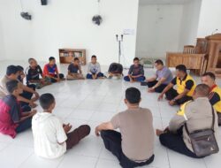Polsek Cabang Bungin Menggelar Aksi Bersih – Bersih di Masjid Imam Safi’i, Kampung Tapak Serang