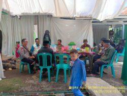 Aipda Tata Sasmita bersama Bripka Agus Sukmana melaksanakan sambang/silatrahmi kamtibmas ke warga masyarakat 