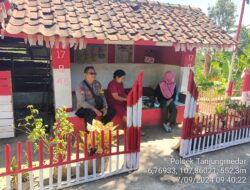 Aipda Tata Sasmita bersama Bripka Agus Sukmana melaksanakan sambang/silatrahmi kamtibmas ke warga masyarakat