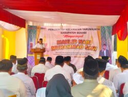 Dede Mauludin Membuka acara maulid Nabi Muhammad SAW 1446 H