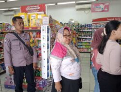 Bhabinkamtibmas Desa Sukamantri Sambangi Alfamart Sukamantri Tanjungkerta