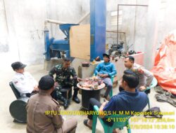 Polsek Sukasari melaksanakan kegiatan Jumat Curhat untuk menampung aspirasi warga dan meningkatkan kinerja Polri sebagai pelindung dan pengayom masyarakat