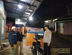 Anggota Unit Samapta Polsek Sukasari Laksanakan Patroli KRYD Blue Light / Malam hari di Wilayah Kecamatan Sukasari Kabupaten Sumedang