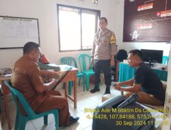 Bripka Ade Mulyana Bhabinkamtibmas Desa Cikaramas Melaksanakan Sambang ke Kantor PPS Desa Cikaramas, Kecamatan Tanjungmedar