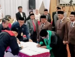 Momen Pelantikan Pimpinan DPRD Tanbu Periode 2024-2029 Andrean Atma Maulani Kembali Pimpin Dewan