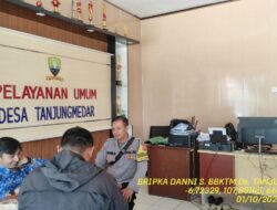 Bripka Dani Santika melaksanakan sambang/silatrahmi Kamtibmas ke aparatur desa Tanjungmedar.