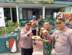 Polsek situraja Polres Sumedang Memberian Tumpeng Ulang Tahun dalam rangka Hari TNI ke 79 Tahun 2024