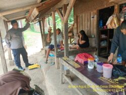 Aipda Tata Sasmita bersama Bripka Agus Sukmana Laksanakan Sambang Kamtibmas dan Dumas Keliling di Tanjungmedar dalam Rangka BEYOND TRUST PRESISI