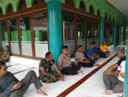 Kapolsek Tomo Laksanakan Program Jumat Curhat di Masjid Nurul Iman Desa Tomo.