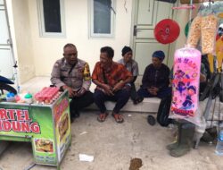 Bhabinkamtibmas Desa Gunturmekar Sambangi Warga Desa Binaanya