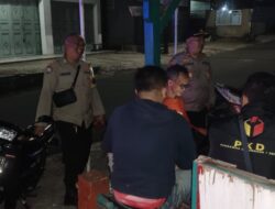 Kapolsek Tanjungkerta melaksanakan patroli malam
