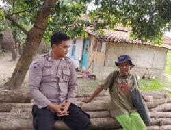 Silaturahmi dengan Warga Binaan Bhabinkamtibmas Desa Marongge Berikan Pesan-pesan Kamtibmas.
