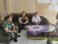 Untuk menjaga Sinergitas TNI/POLRI, Bhabinkamtibmas bersama Danpos Tanjungmedar melaksnakan sambang/silaturahmi Kamtibmas