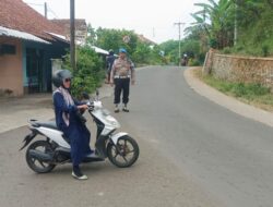 Pengaturan Lalu Lintas Pagi Hari, Bentuk Pelayanan Personel Polsek Tanjungkerta Polres Sumedang, Kepada Masyarakat