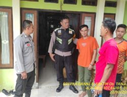 Aiptu Iwan Kurniawan bersama Bripka Dani Santika Sambang Warga masyarakat 