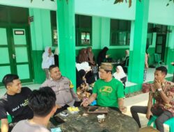 Bhabinkamtibmas Desa Tanjungmekar Sambangi Warga Desa Binaanya