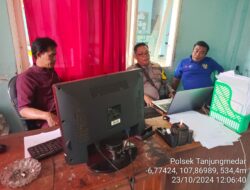 Aipda Tata Sasmita bersama Bripka Agus Sukmana melaksanakan sambang/silatrahmi kamtibmas