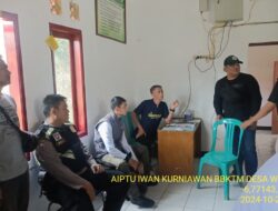 Aiptu Iwan Kurniawan Bhabinkamtibmas Polsek Tanjungmedar Polres Sumedang sambangi aparatur Desa Wargaluyu