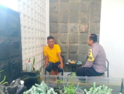 Aiptu Dody Laksanakan Door To Door System Dalam Rangka Pelaksanaan Beyond Trust Presisi Diwilayah Binaan Kelurahan Kota Kaler