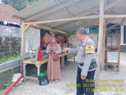 Aiptu Aceng,SH bersama Bripka Yuyun Yuwana melaksanakan sambang/silatrahmi Kamtibmas dan dumas keliling dalam rangka BEYOND TRUST PRESISI