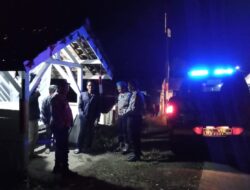 Kapolsek Tanjungkerta melaksanakan patroli malam