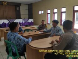 Aiptu Iwan Kurniawan bersama Bripka Dani Santika sambangi aparatur desa binaan serta dumas keliling dalam rangka BEYOND TRUST PRESISI