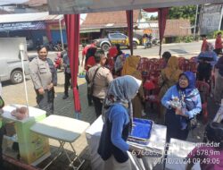 Aipda Tata Sasmita bersama Bripka Agus Sukmana Laksanakan Sambang Kamtibmas dan Dumas Keliling di Tanjungmedar dalam Rangka BEYOND TRUST PRESISI