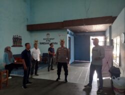 Kapolsek Sumedang Utara Hadiri kegiatan Koordinasi dan Komunikasi dengan PPK dan Bawaslu Kecamatan Sumedang Utara Terkait Kesiapan Pergerakan Surat Suara dari Penyedia sampai Ke TPS