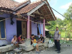 Bripka Novan Bhabinkamtibmas Polsek Tomo Silaturahmi dengan Warga Binaan dan Berikan Pesan-pesan Kamtibmas