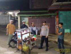 Anggota Unit Samapta Polsek Sukasari Laksanakan Patroli KRYD Blue Light / Malam hari di Wilayah Kecamatan Sukasari Kabupaten Sumedang