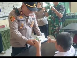 Kapolsek Tanjungkerta Bersama Danramil Tanjungkerta dan Para Kapolsek serta Danramil Zona 2 Laksanakan Program Makanan Bergizi Gratis untuk Siswa SLB Negeri B Sumedang