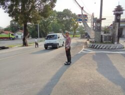 Pengaturan Lalu -lintas Sore Hari, Bentuk Pelayanan Polsek Tomo Kepada Masyarakat Pengguna Jalan Raya.