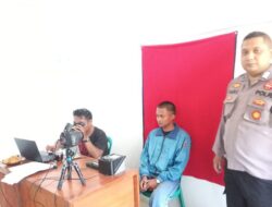 Bripka Fariz Fahsya S.Sos. Monitoring Perekaman e- KTP Bagi Pemula di kantor Desa Mekarjaya