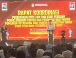 KPU Tanbu Gelar Rapat Koordinasi Kode Etik Pemilu 2025 dihadiri PPK dan PPS di Gedung Mahligai.