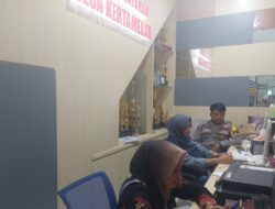Bhabinkamtibmas Desa Kertamekar Sambangi Warga Desa Binaanya