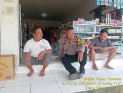 Aiptu Nana Sujana bersama Bripka Yuyun Yuwana melaksanakan sambang/silatrahmi kamtibmas ke warga masyarakat