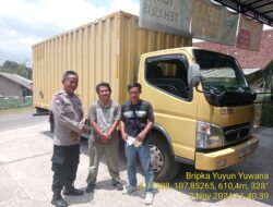 Aiptu Nana Sujana bersama Bripka Yuyun Yuwana melaksanakan sambang/silatrahmi Kamtibmas dan dumas keliling dalam rangka BEYOND TRUST PRESISI
