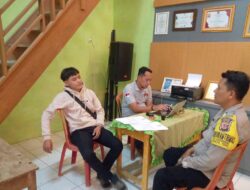 Silaturahmi Bhabinkamtibmas Polsek Tomo Kepada Warga Desa Darmawangi