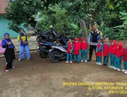 Bripka Dani Santika Sambangi Warga masyarakat 