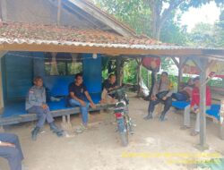 Bripka Agus Sukmana Laksanakan Sambang Kamtibmas dan Dumas Keliling di Tanjungmedar dalam Rangka BEYOND TRUST PRESISI