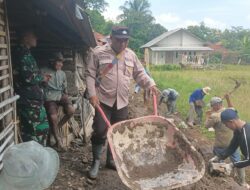Sinergitas TNI-Polri: Kanit Binmas Polsek Tanjungkerta Bersama Babinsa Laksanakan Monitoring Pembangunan TPT