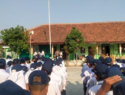 Polsek Serang Baru Polres Metro Bekasi melaksanakan Program “Police Goes To School” Bertempat di SMP Negeri 2 Cilangkara