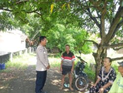 Silaturahmi Bhabinkamtibmas Polsek Tomo Kepada Warga Desa Darmawangi Kecamatan Tomo.