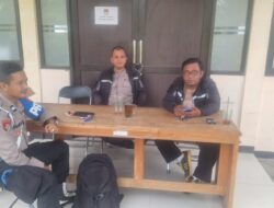 Anggota Polsek Tanjungkerta Polres Sumedang Mengamankan Gudang Logistik Pemilu PPK Tanjungkerta
