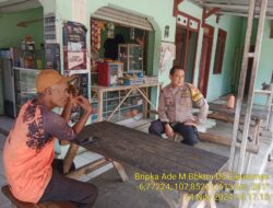 Bripka Ade Mulyana melaksanakan sambang/silatrahmi kamtibmas ke warga masyarakat