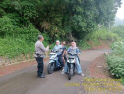 Bripka Yuyun Yuwana melaksanakan sambang/silatrahmi Kamtibmas dan dumas keliling dalam rangka BEYOND TRUST PRESISI di wilayah Kec. Tanjungmedar